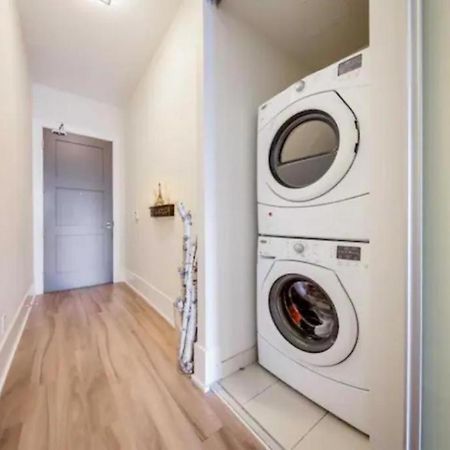 Metropolis Loft - Cn Tower Apartment Toronto Bagian luar foto