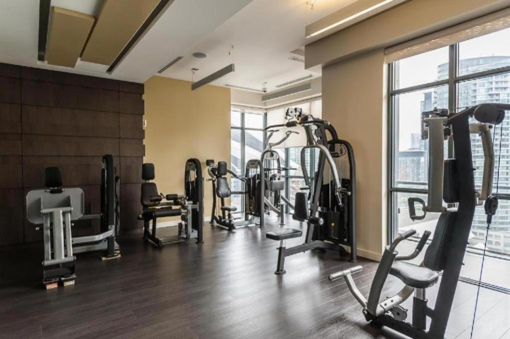 Metropolis Loft - Cn Tower Apartment Toronto Bagian luar foto